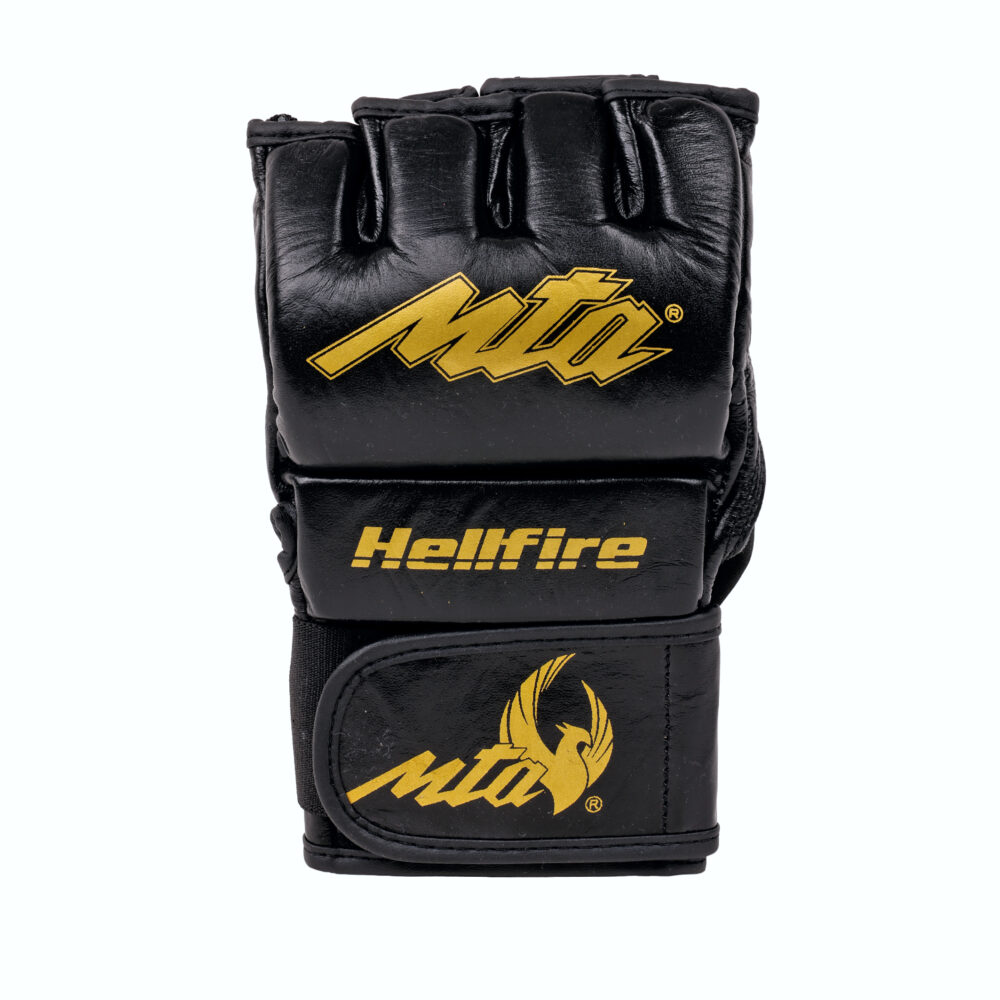 Gant MMA noir Montana HELLFIRE vu de dos, montrant le lettrage Hellfire doré, le logo MTA et le rembourrage des articulations.