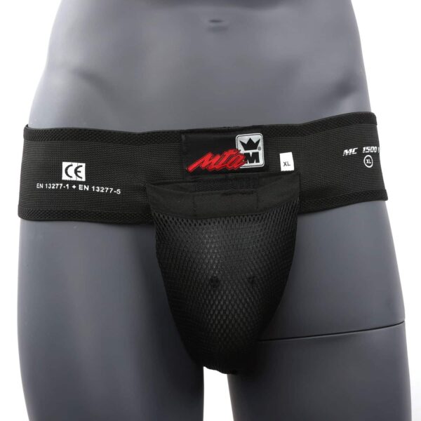 Slip respirant en mesh noir avec coquille plastique anatomique intégrée, maintien par ceinture large élastique, lavable en machine.