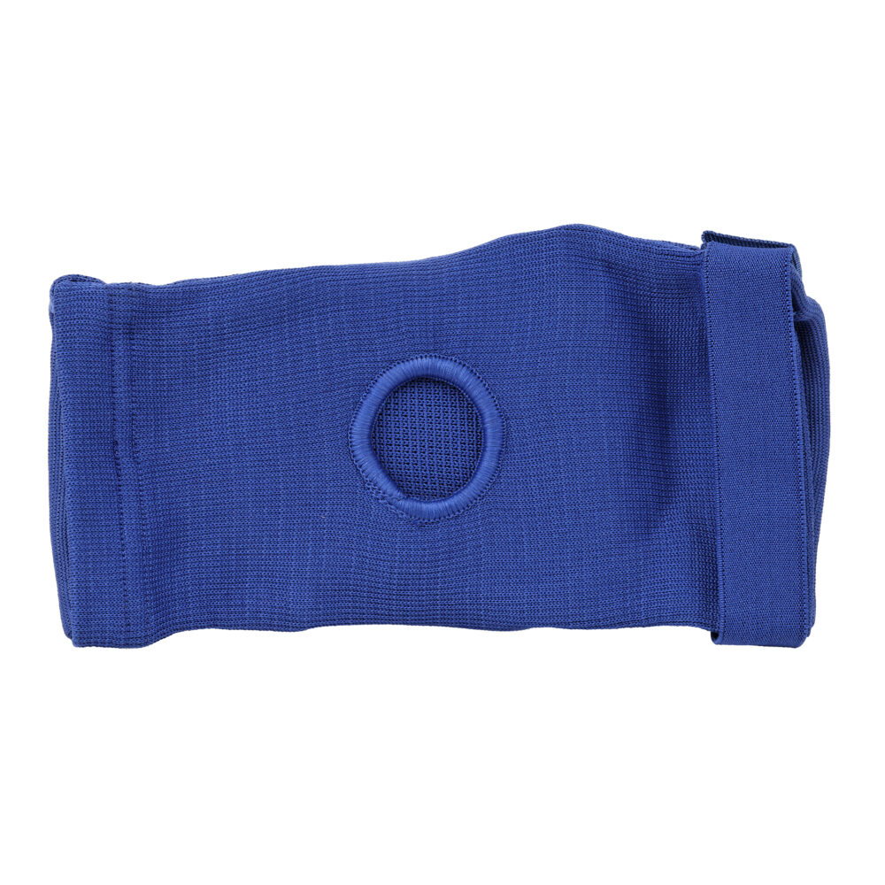 Protège-coude bleu Montana ELBOWGUARD posé à plat, montrant l’ouverture centrale qui dégage l’articulation et la coupe préformée.
