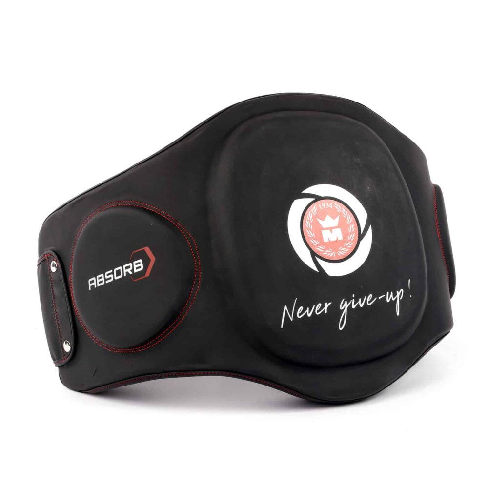 Ceinture de protection abdominale noire Montana BELLY PROTECTOR vue de face, montrant la large zone rembourrée et le blason rouge de la marque.
