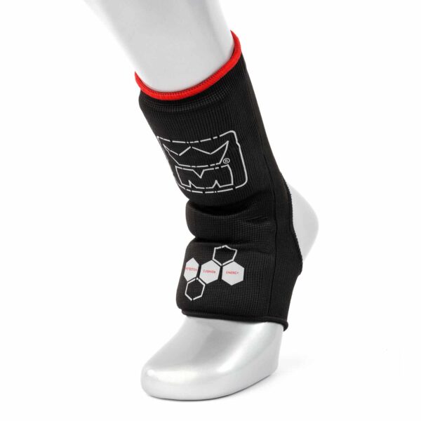 Chevillère noire renforcée ANKLEGUARD avec mousse dense au niveau de la cheville et du coup de pied, soutien et absorption des chocs.