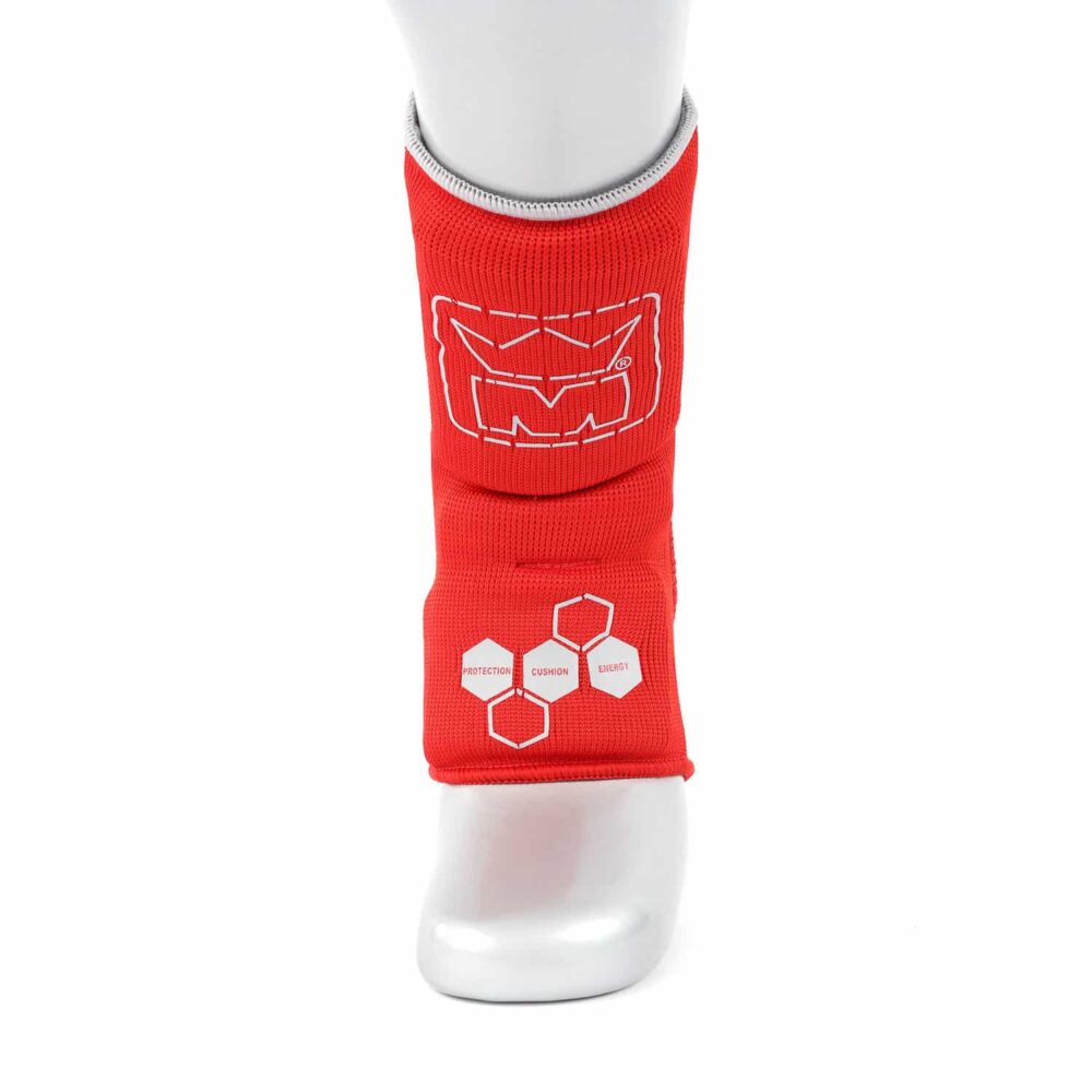 Chevillère rouge ANKLEGUARD dotée de protections en mousse haute densité, stabilité accrue et confort lors des frappes.
