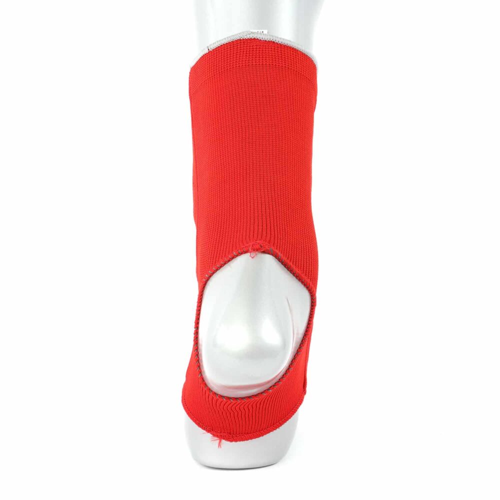 Chevillère rouge ANKLEGUARD dotée de protections en mousse haute densité, stabilité accrue et confort lors des frappes.