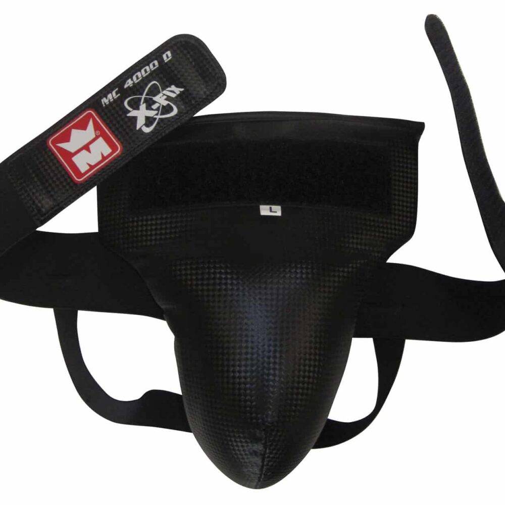 Coquille de protection MONTANA MC4000 X-Fix noire, monocoque anatomique, conçue pour les entraînements semi-pros. Système de serrage précis et maintien optimal.