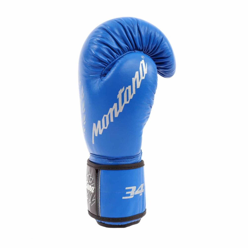 Gants de boxe bleus Montana 34ST NewCode – silhouette latérale montrant la manchette large et le logo 34ST.