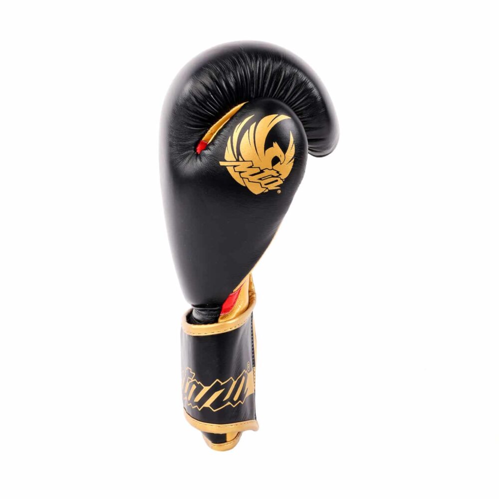 Gants de boxe noirs Montana DEVIL NewCode profilés, avec fermeture SMARTLOCK et Roll Gipp pour un maintien sécurisé du poignet et une fermeture efficace du poing.