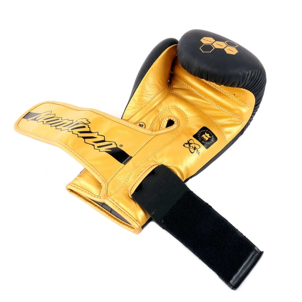 Gants de boxe noirs Montana DEVIL Phoenix – design X-FIX optimisant la pression sur toute la main avec une articulation naturelle du gant.