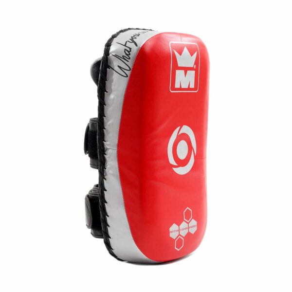 Pao rouge incurvé Montana PAOLIGHT en cuir de buffle, poignée rivetée, serrage double scratch et insert multi-densité pour un excellent amorti.