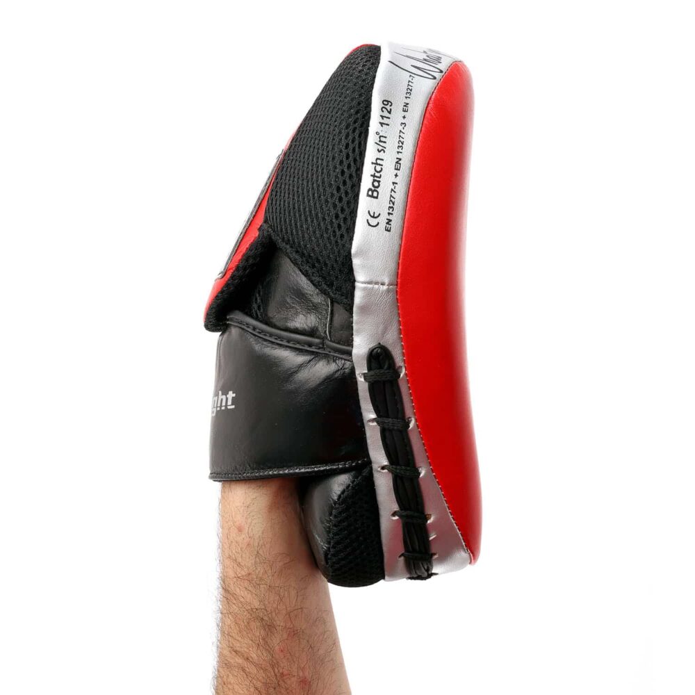 Pattes d’ours rouges Montana FASTPRO en cuir, ultra légères, absorbantes, avec Gripp et ventilation intégrée pour sessions de frappe intenses.