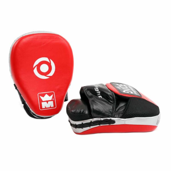 Pattes d’ours rouges Montana FASTPRO en cuir, ultra légères, absorbantes, avec Gripp et ventilation intégrée pour sessions de frappe intenses.