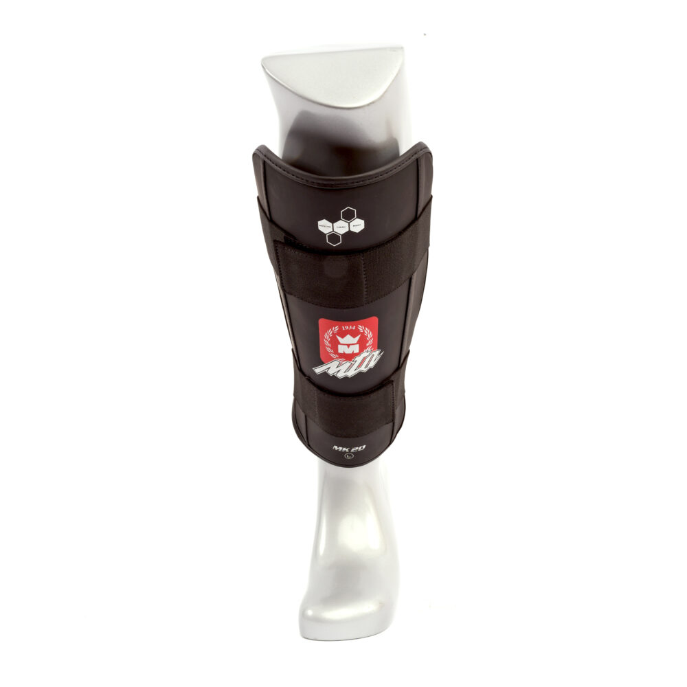 Protège tibias MK20 noirs en PolyComposite, mousse dense, doublure antibactérienne et ajustement scratch, parfait pour l'entraînement et la compétition, certifié CE.