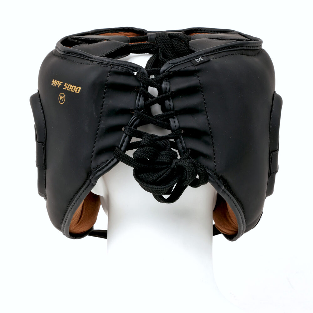 Arrière du casque de boxe Montana FACE PROTECTOR NewCode, montrant le laçage de serrage qui permet un ajustement précis à chaque morphologie.