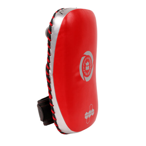 Pao de boxe rouge Montana PaoPro en cuir de buffle, conçu pour le confort du coach avec absorbeur avant-bras, prise ergonomique et insert confort amortissant.