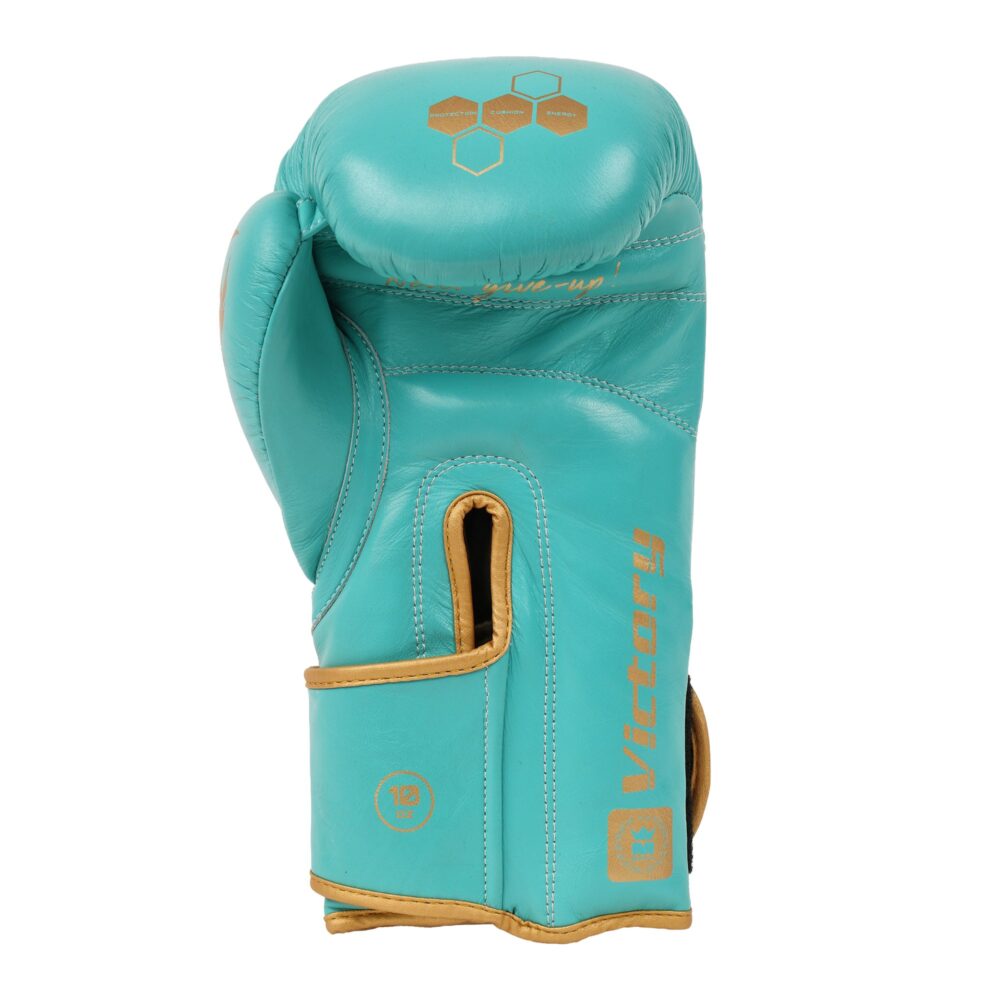 Face intérieure du gant de boxe Montana VICTORY Limited lagoon : paume vinyle avec aération, marquage Victory doré et manchette SMARTLOCK à fermeture scratch.